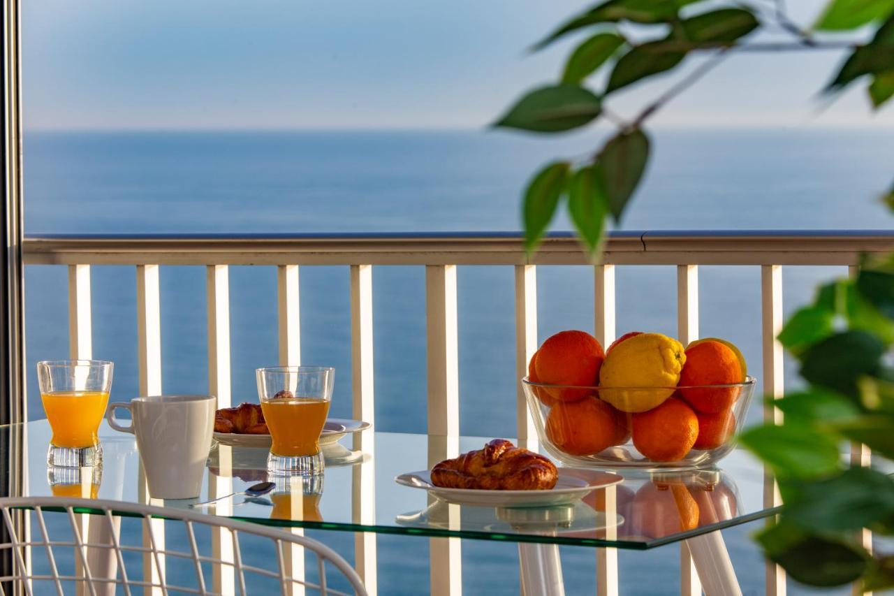 Panoramic Sea Views